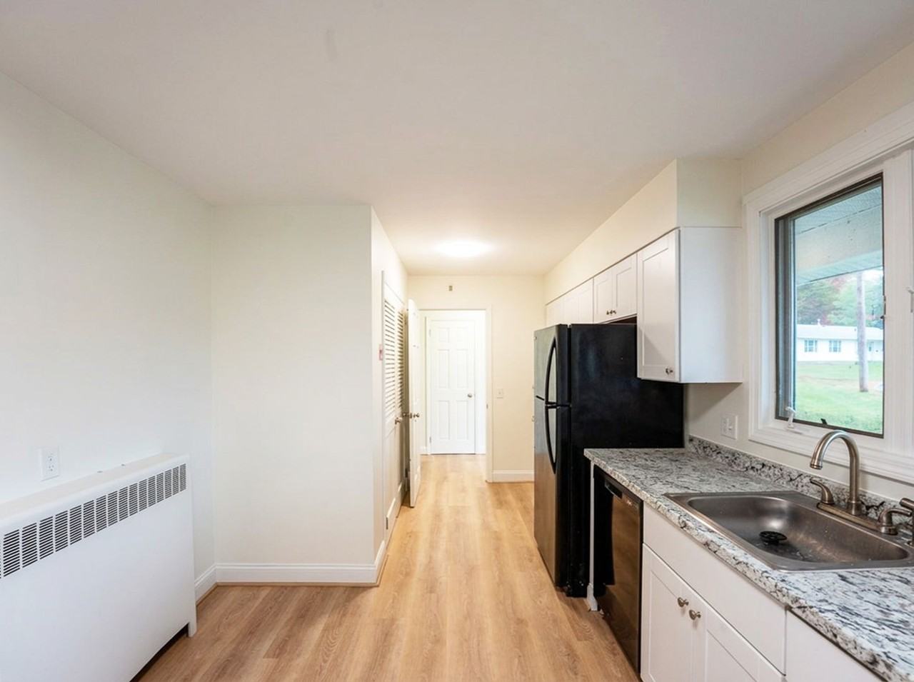 232 Congress Cir - Photo 5 of 15