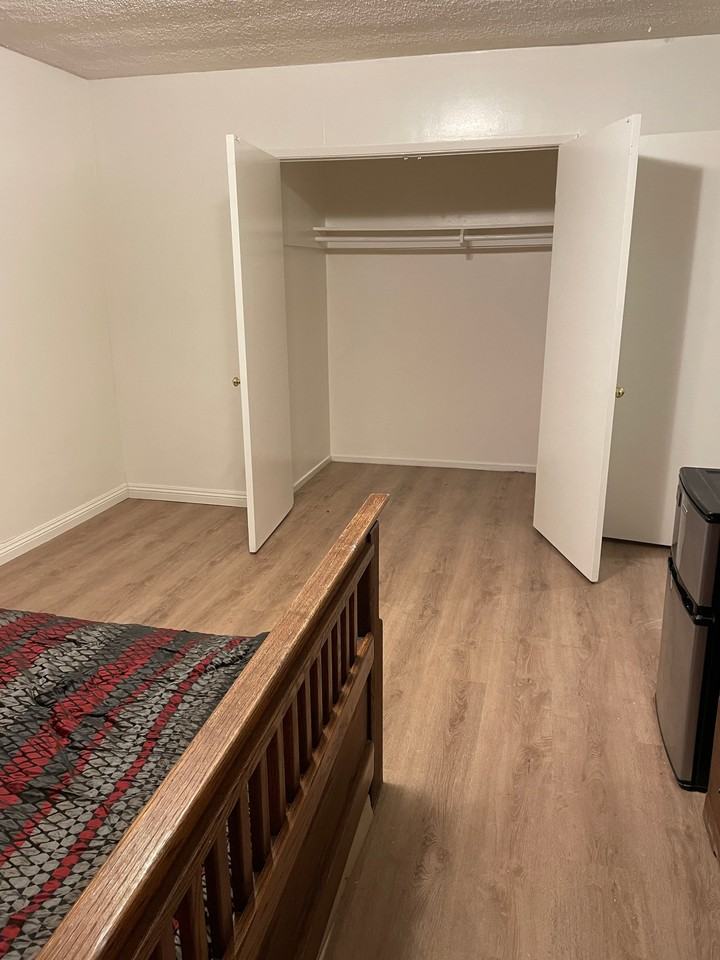 640 Elm Ave - Photo 3 of 11