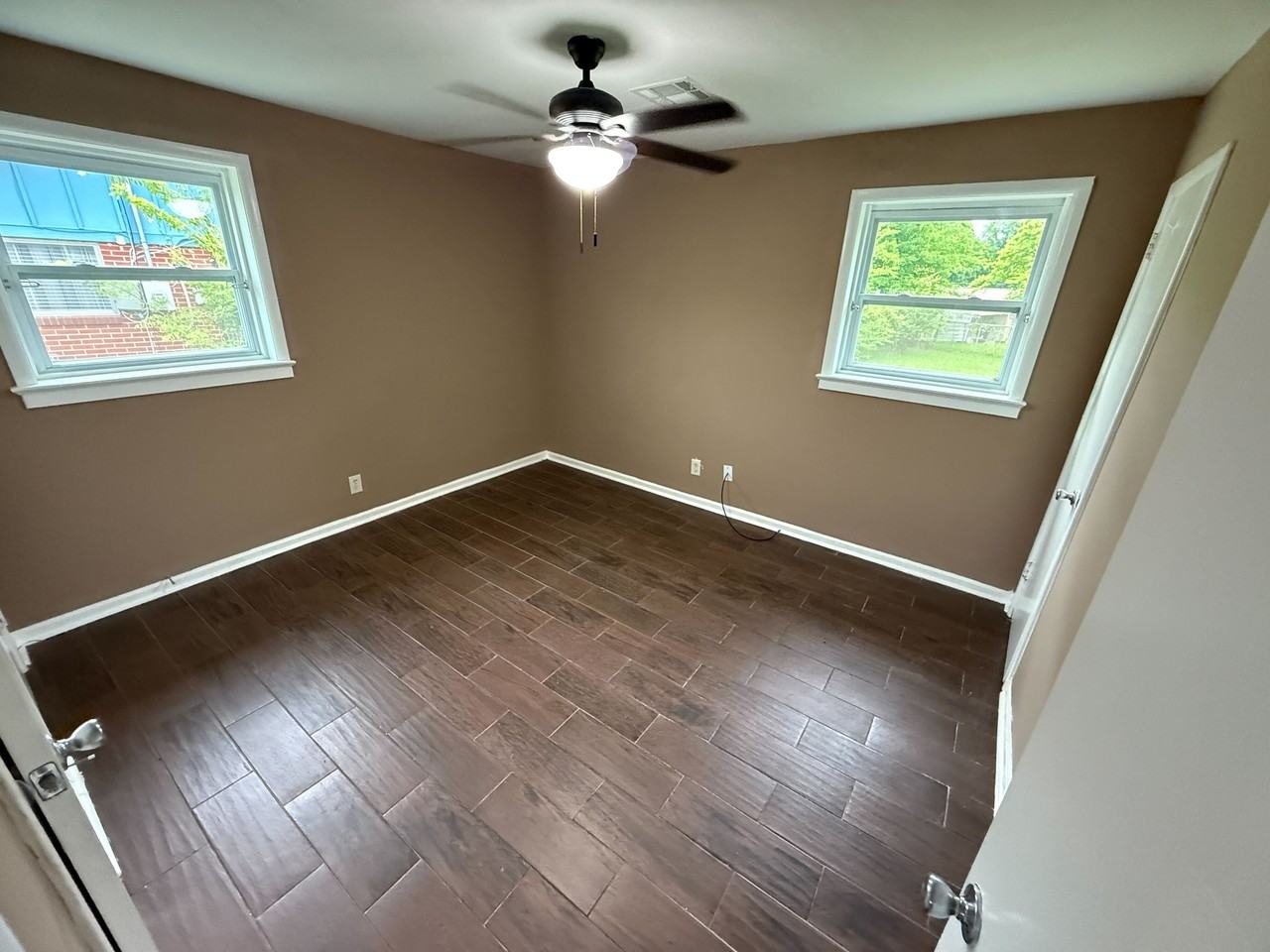 1231 Devonshire Dr - Photo 7 of 13