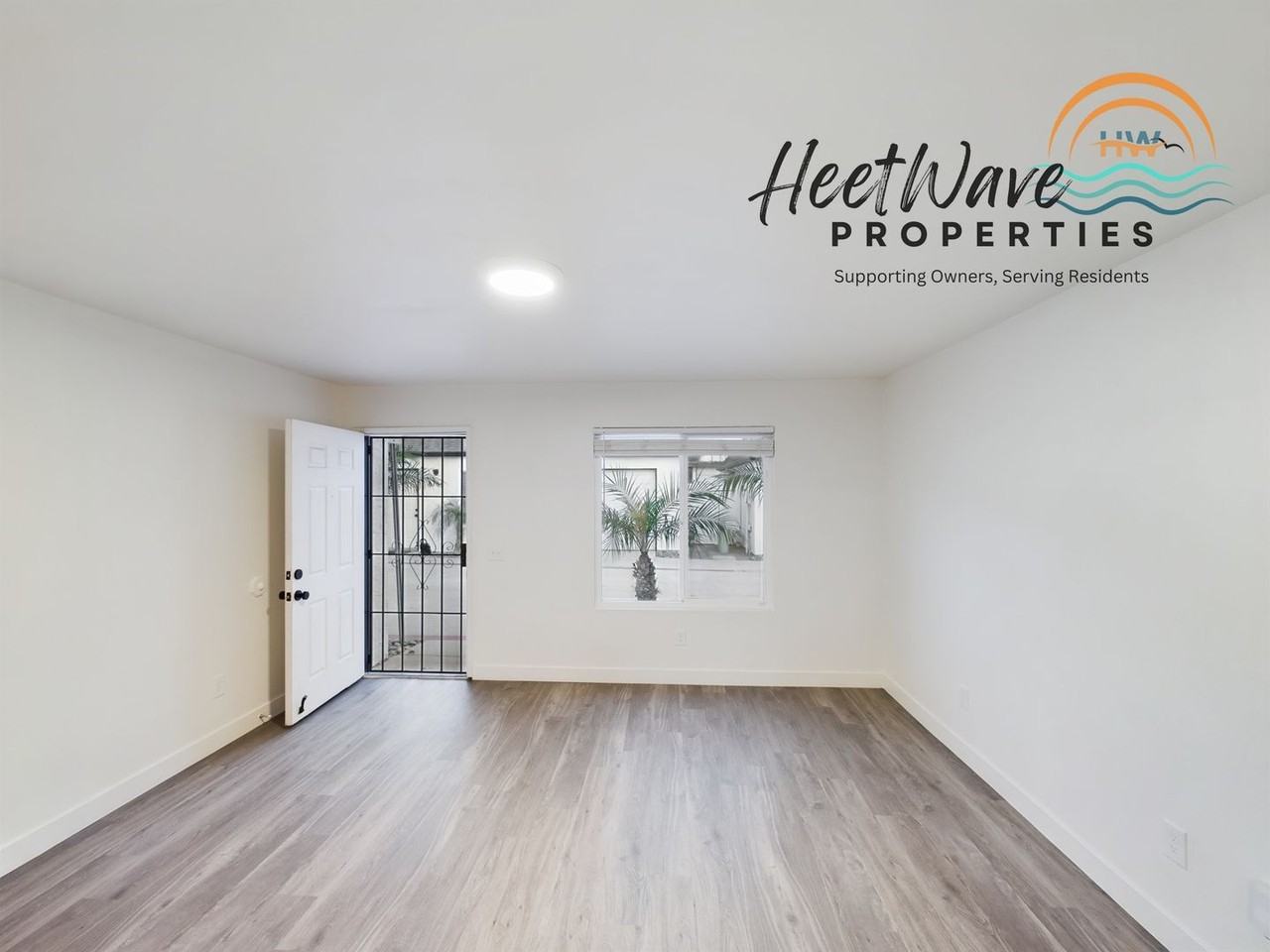 6760 Solita Ave - Photo 3 of 32