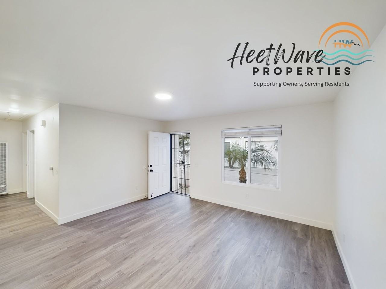 6760 Solita Ave - Photo 4 of 32