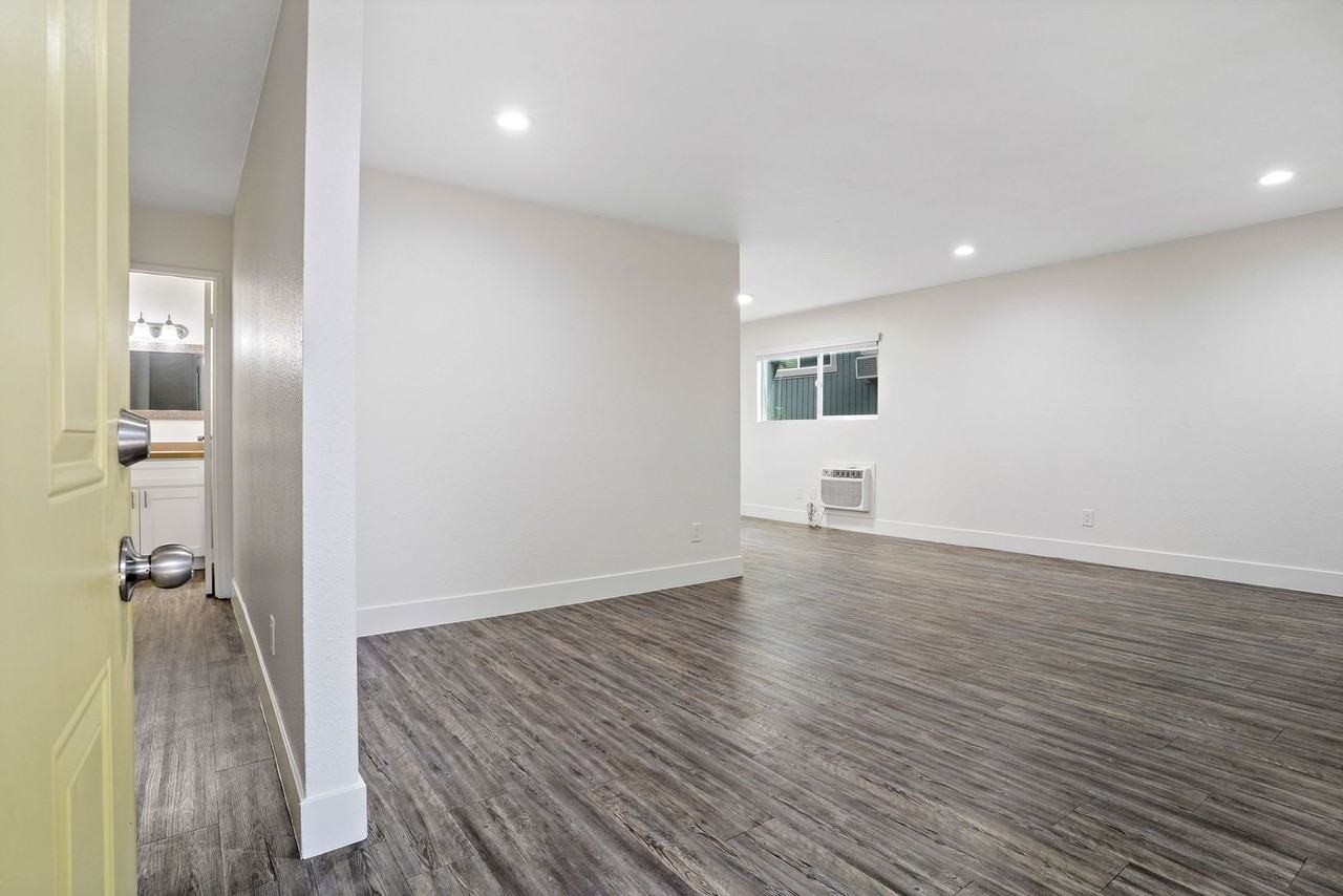 3601 Hilltop Dr #E3 - Photo 3 of 50