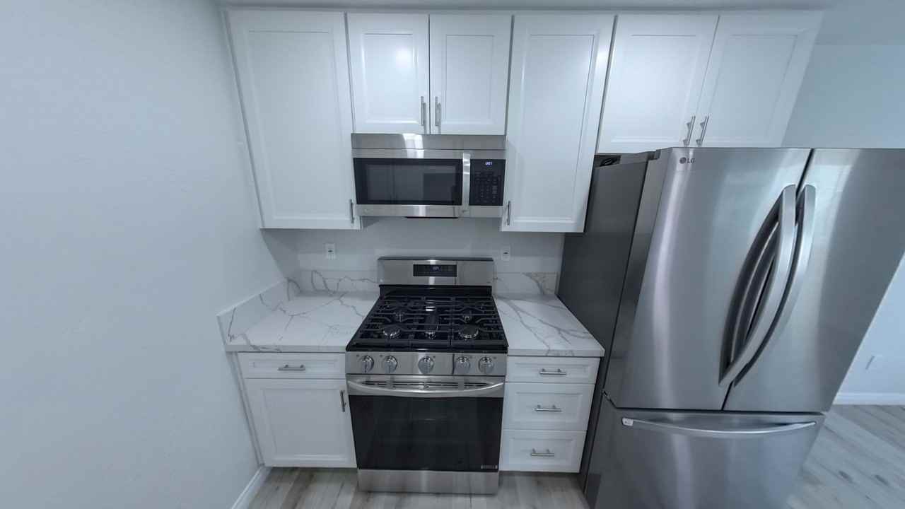 12705 Laurel St #07 - Photo 5 of 11
