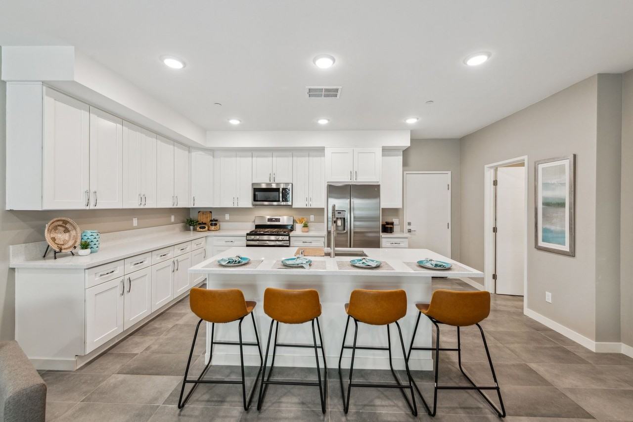 1454 Vista Heights Way #110 - Photo 4 of 50