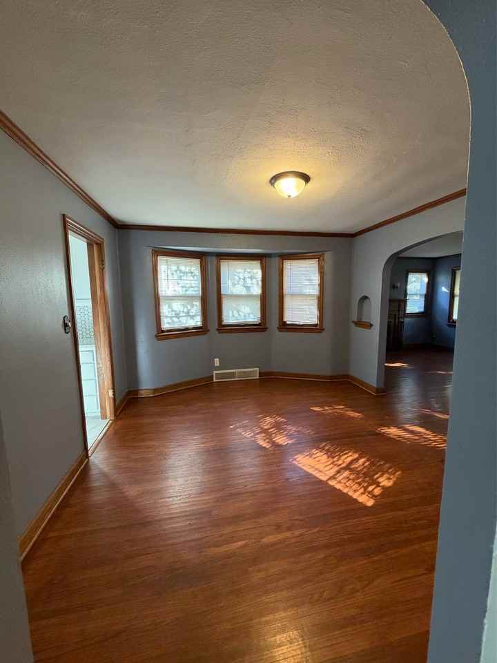1623 Carney Ave - Photo 2 of 7