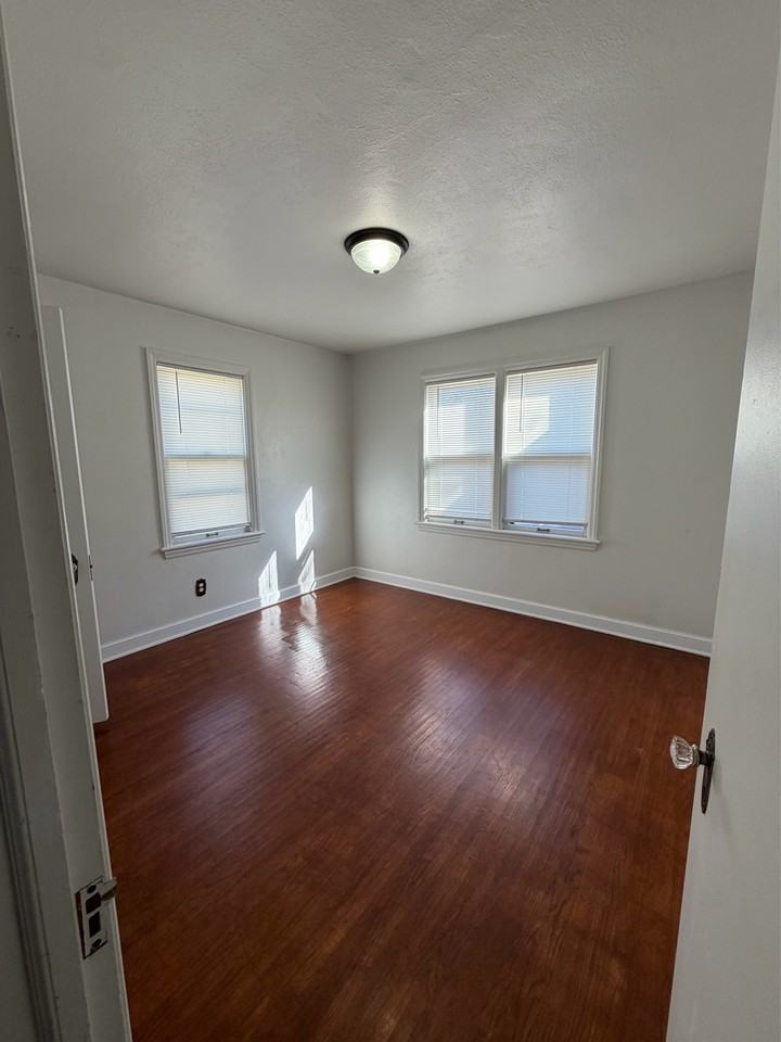 1623 Carney Ave - Photo 3 of 7