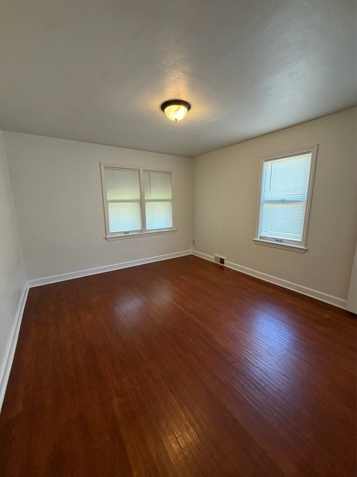 1623 Carney Ave - Photo 4 of 7