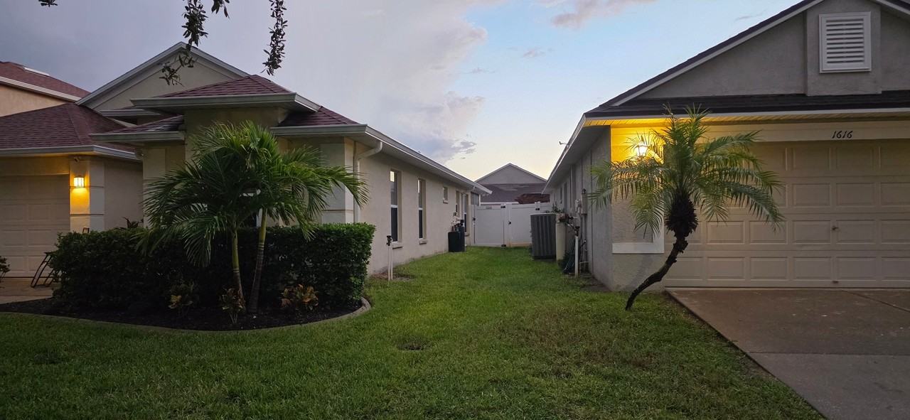 1616 Bonita Bluff Ct - Photo 4 of 20