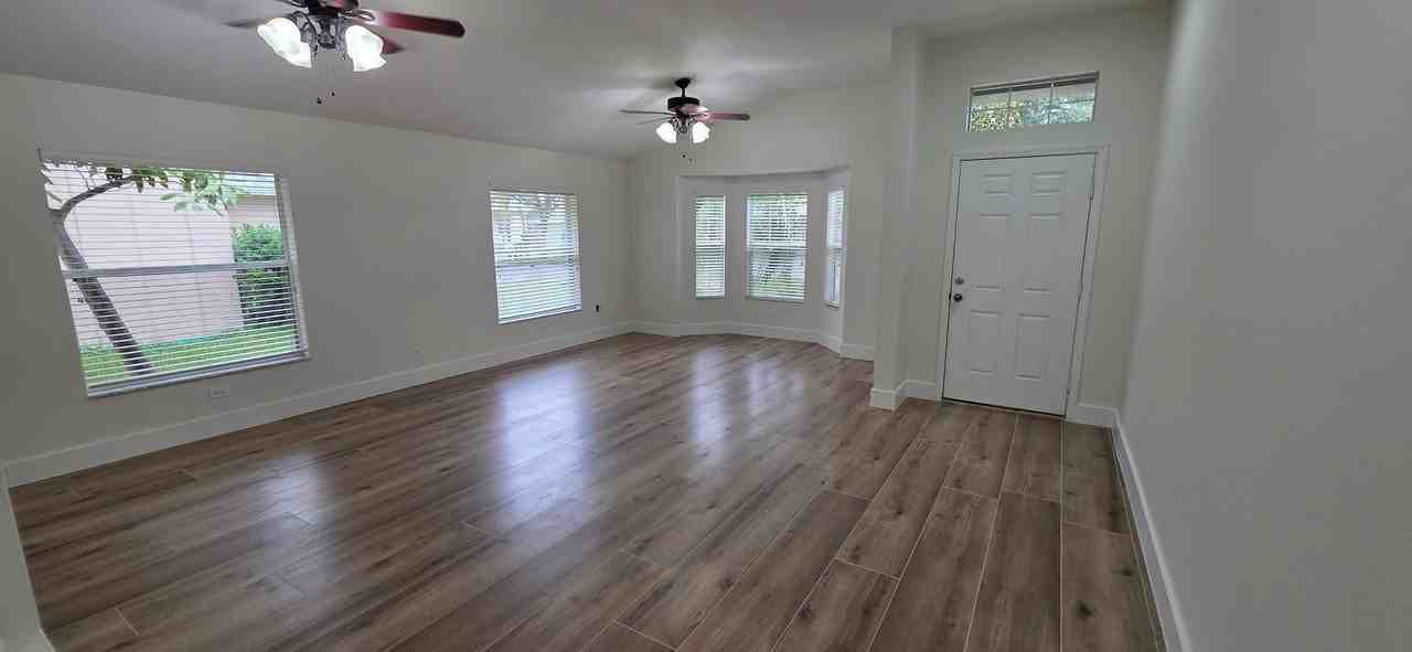 1616 Bonita Bluff Ct - Photo 5 of 20