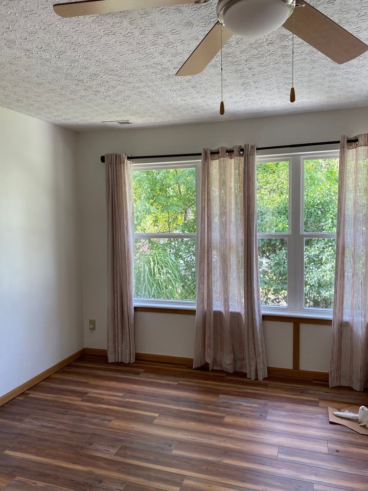 350 Leonard Dr - Photo 2 of 13