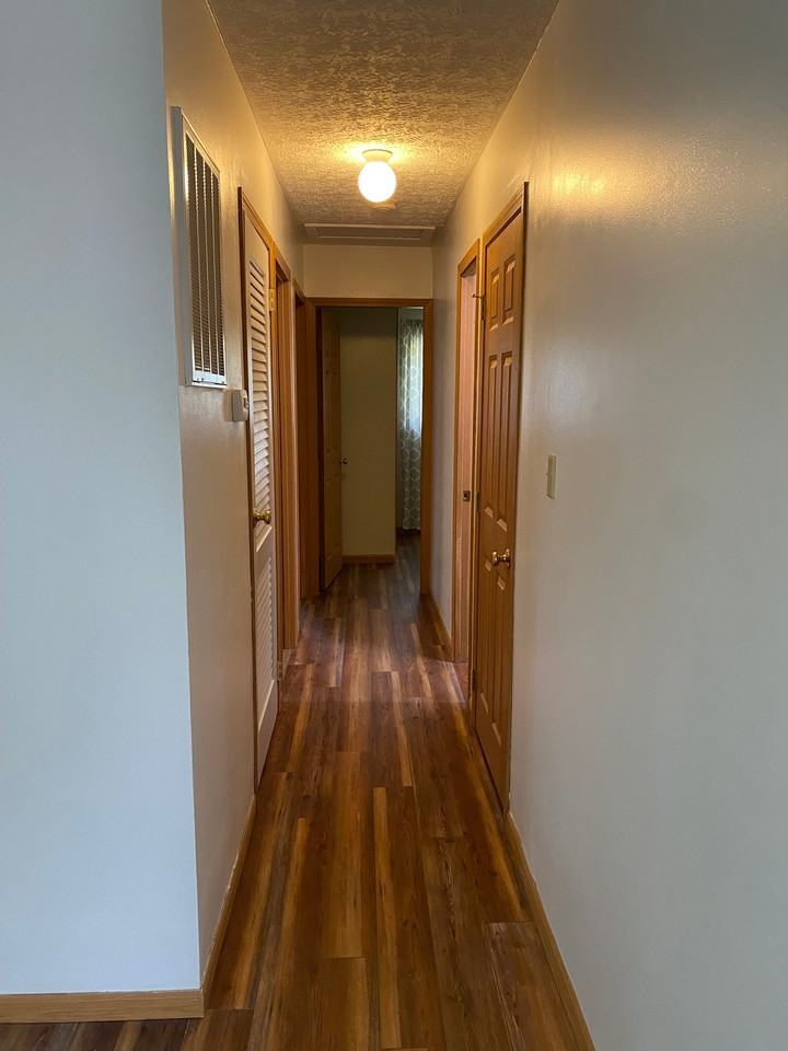 350 Leonard Dr - Photo 4 of 13