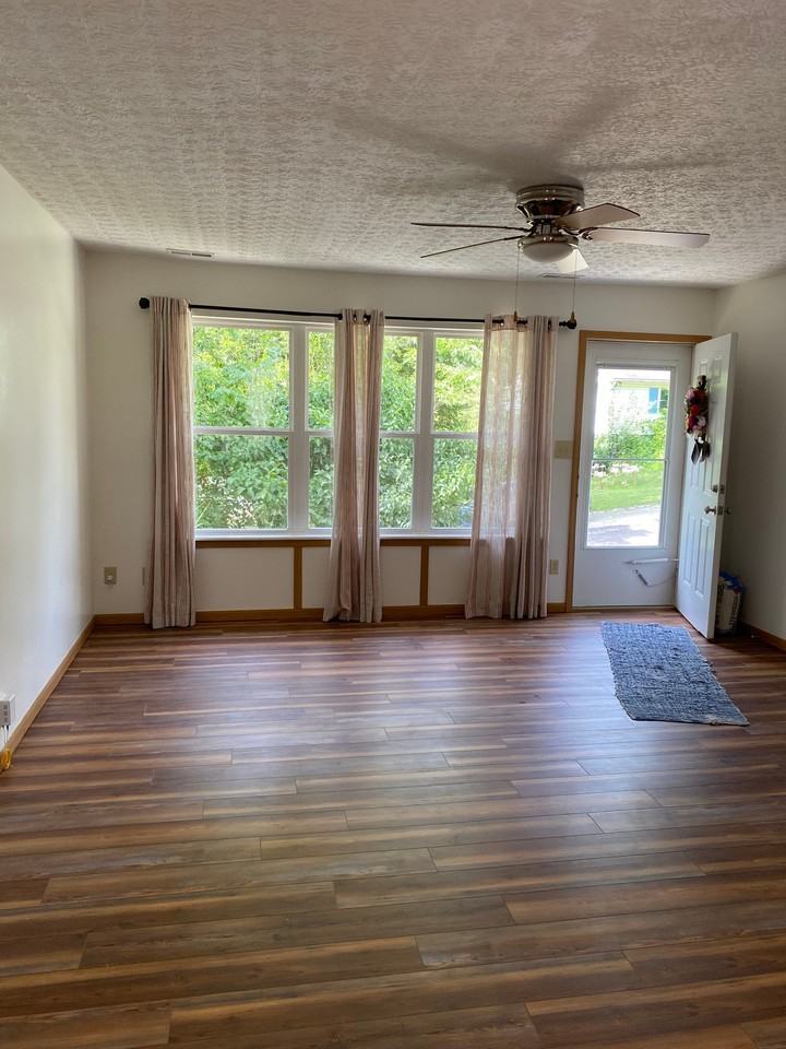 350 Leonard Dr - Photo 6 of 13