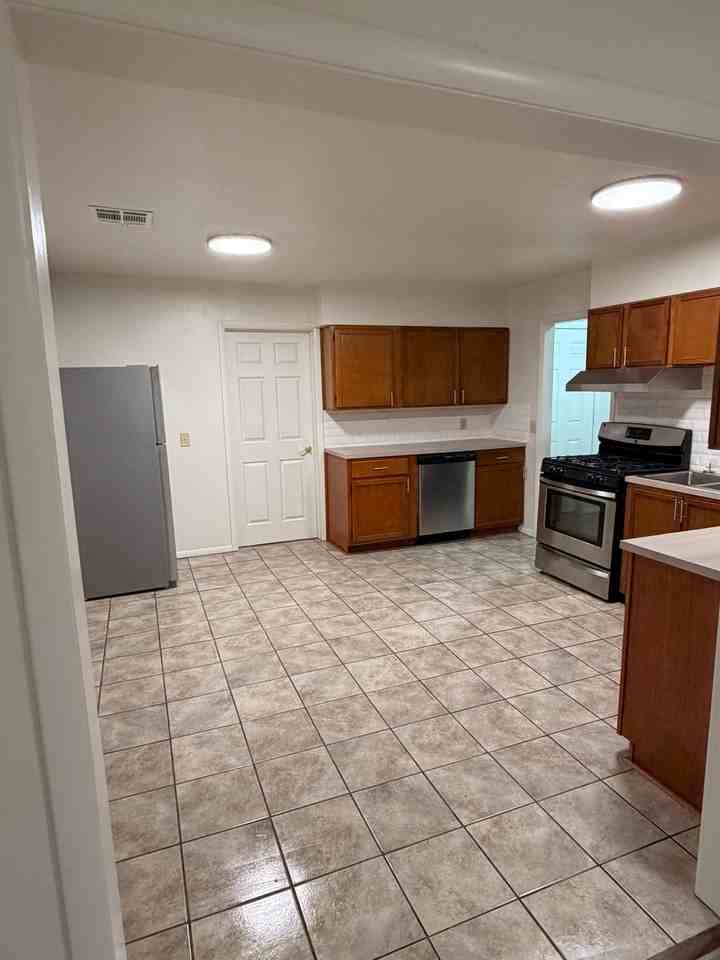 10 W Church Ave - Photo 3 of 20