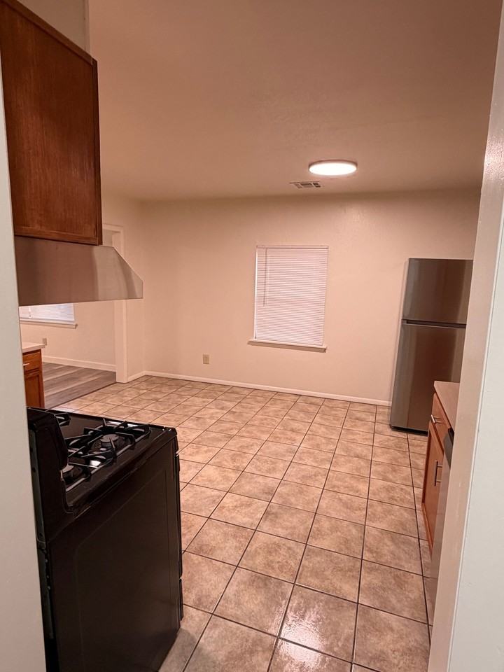 10 W Church Ave - Photo 5 of 20