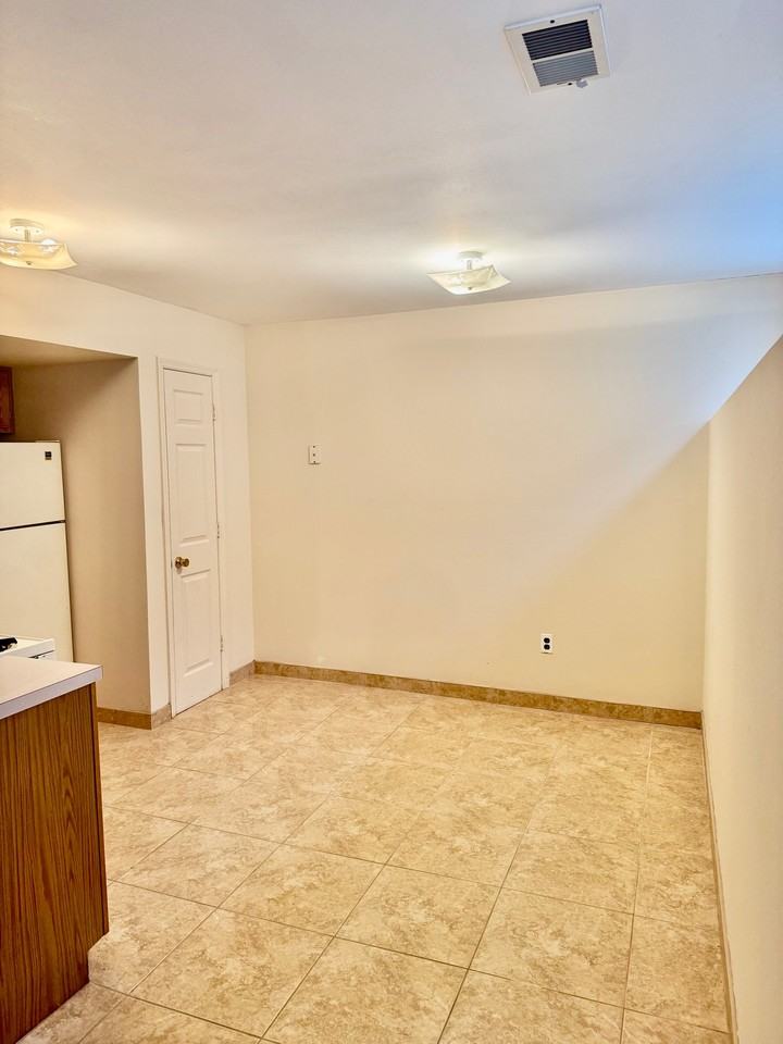 294 Alverson Ave #1 - Photo 2 of 9