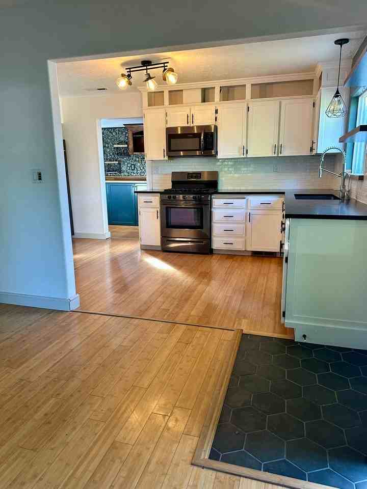 1151 N Barlow St - Photo 4 of 19