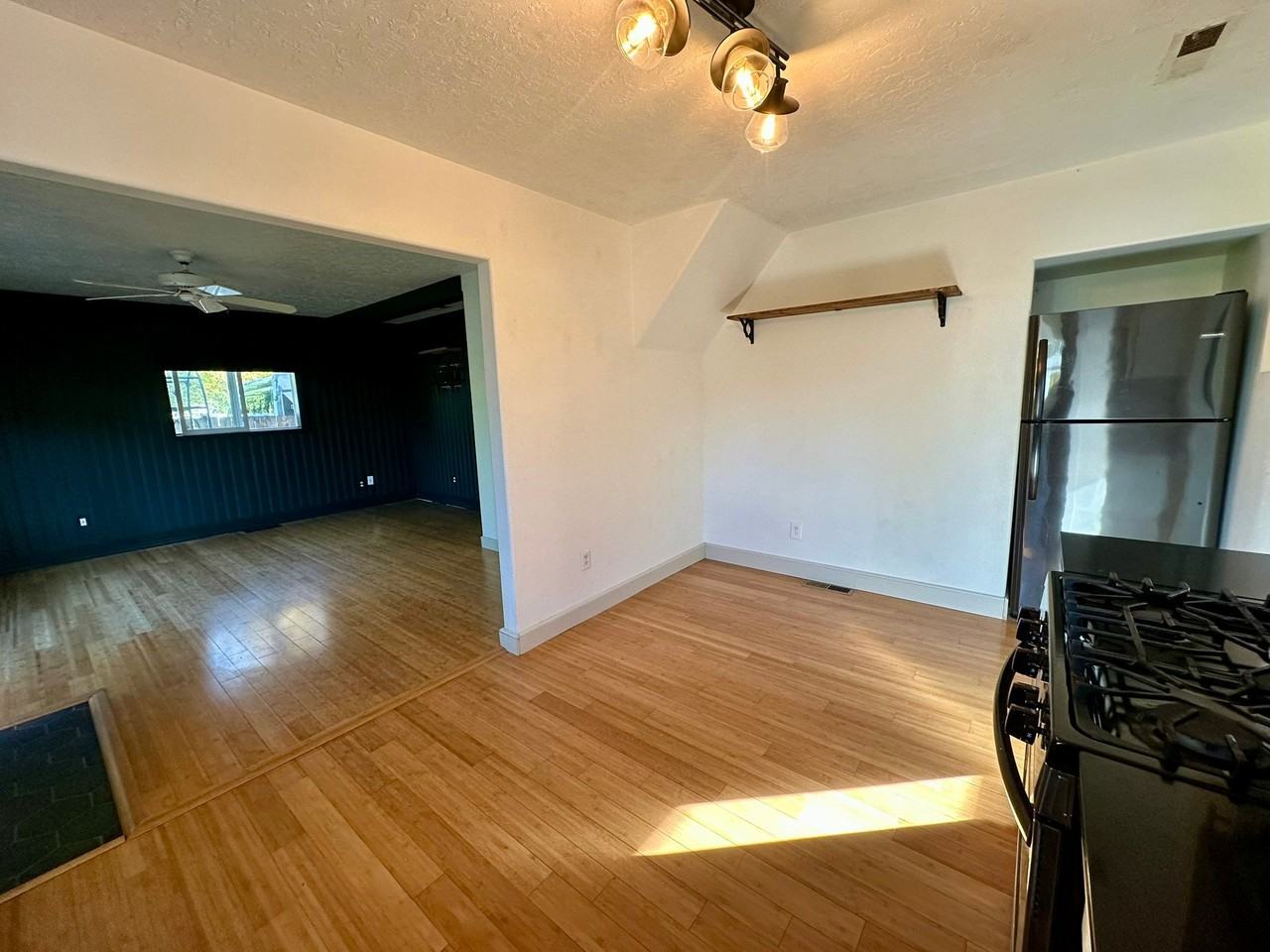 1151 N Barlow St - Photo 5 of 19