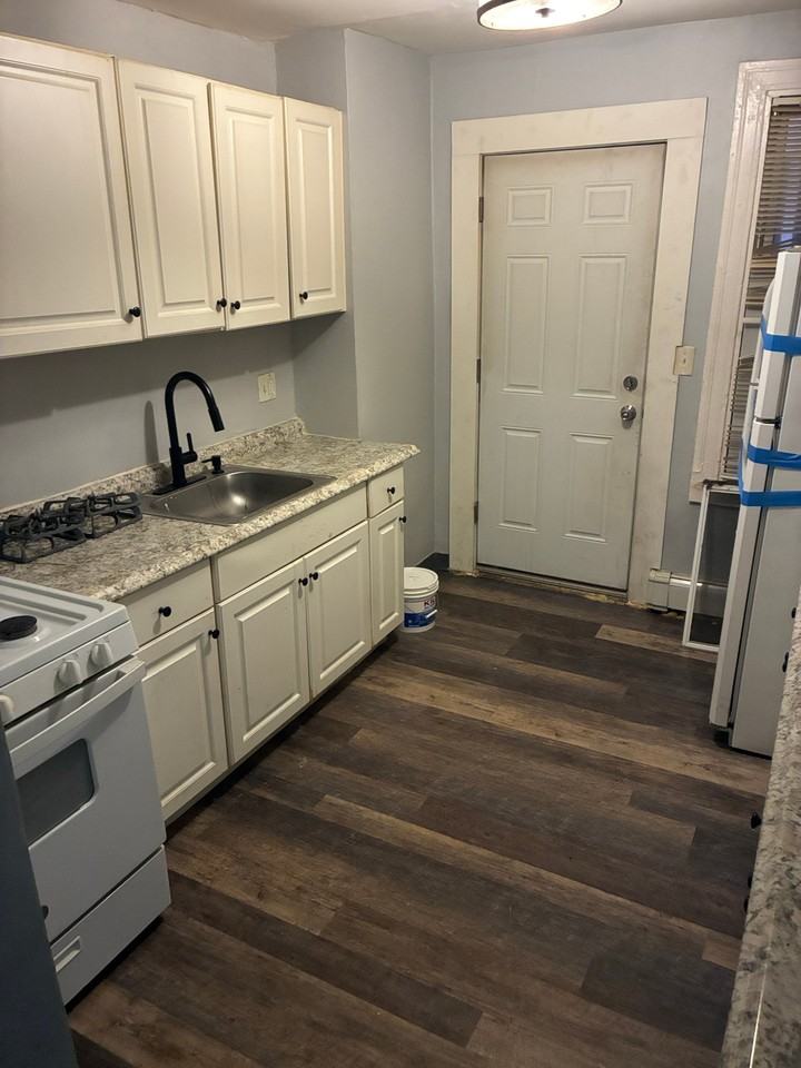 214 S Marshall St #1 - Photo 2 of 10