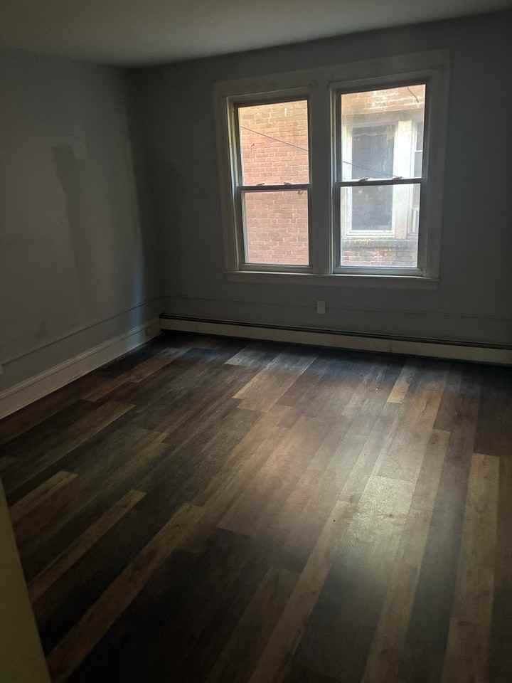 214 S Marshall St #1 - Photo 7 of 10