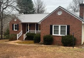 featured image of 833 Carr Rd