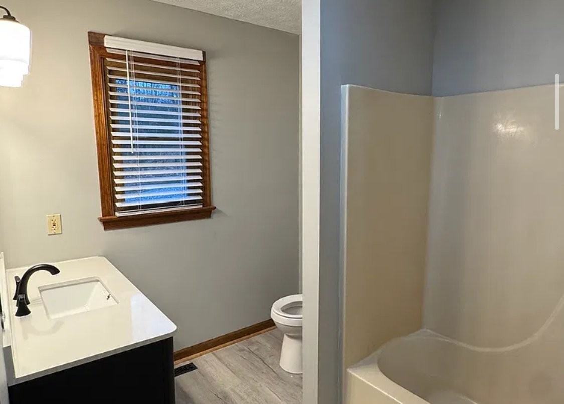833 Carr Rd - Photo 7 of 11