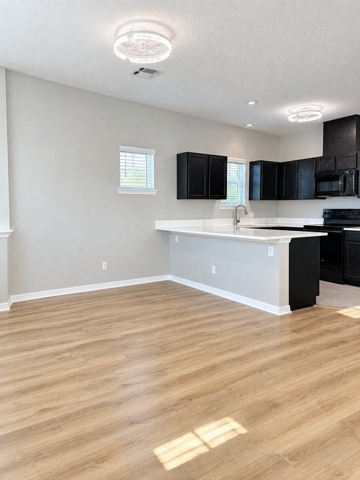 9240 Yonath St #9240 - Photo 5 of 11
