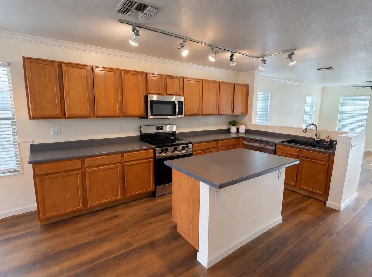 3690 E Constitution Dr - Photo 5 of 16