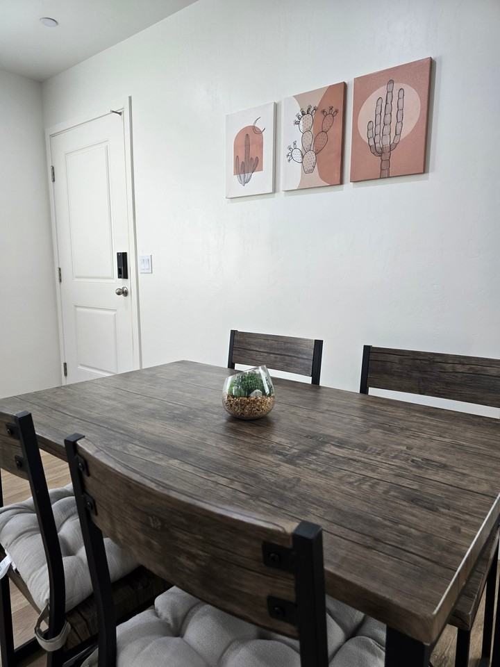 916 W Atkins Ave #C - Photo 2 of 12