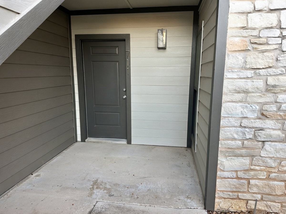 1510 W North Loop Blvd #711 - Photo 2 of 18