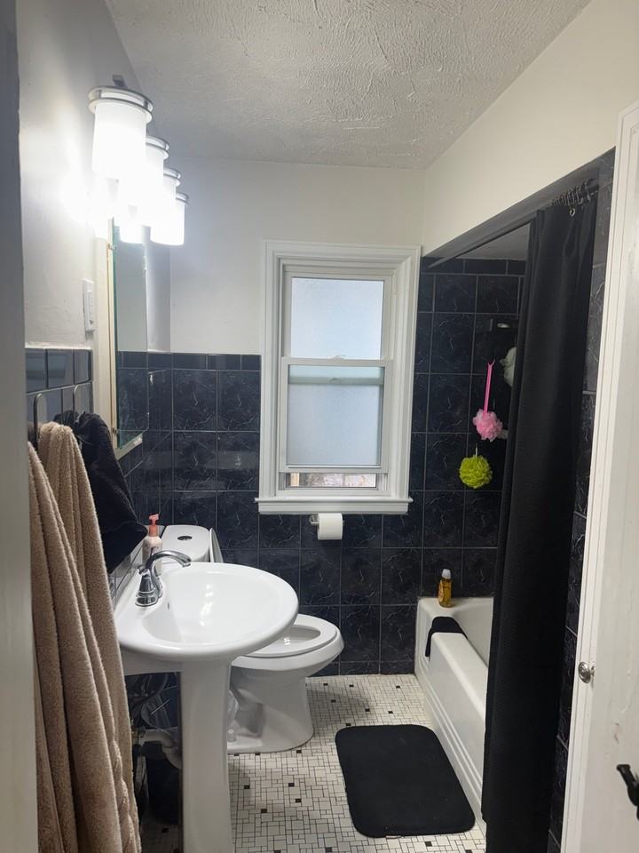 3643 N 36th St - Photo 3 of 12