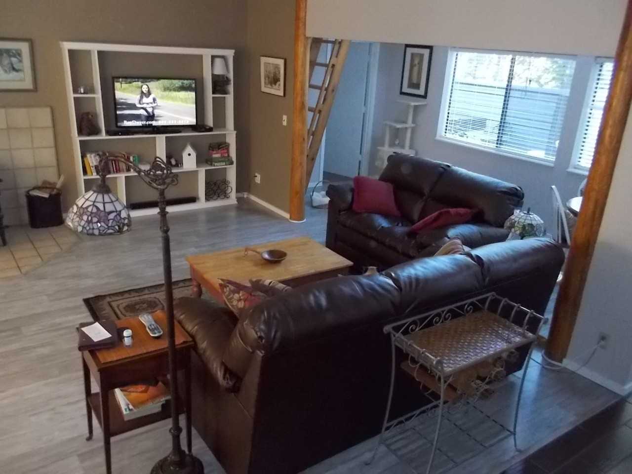 8 Holly Ln - Photo 2 of 13