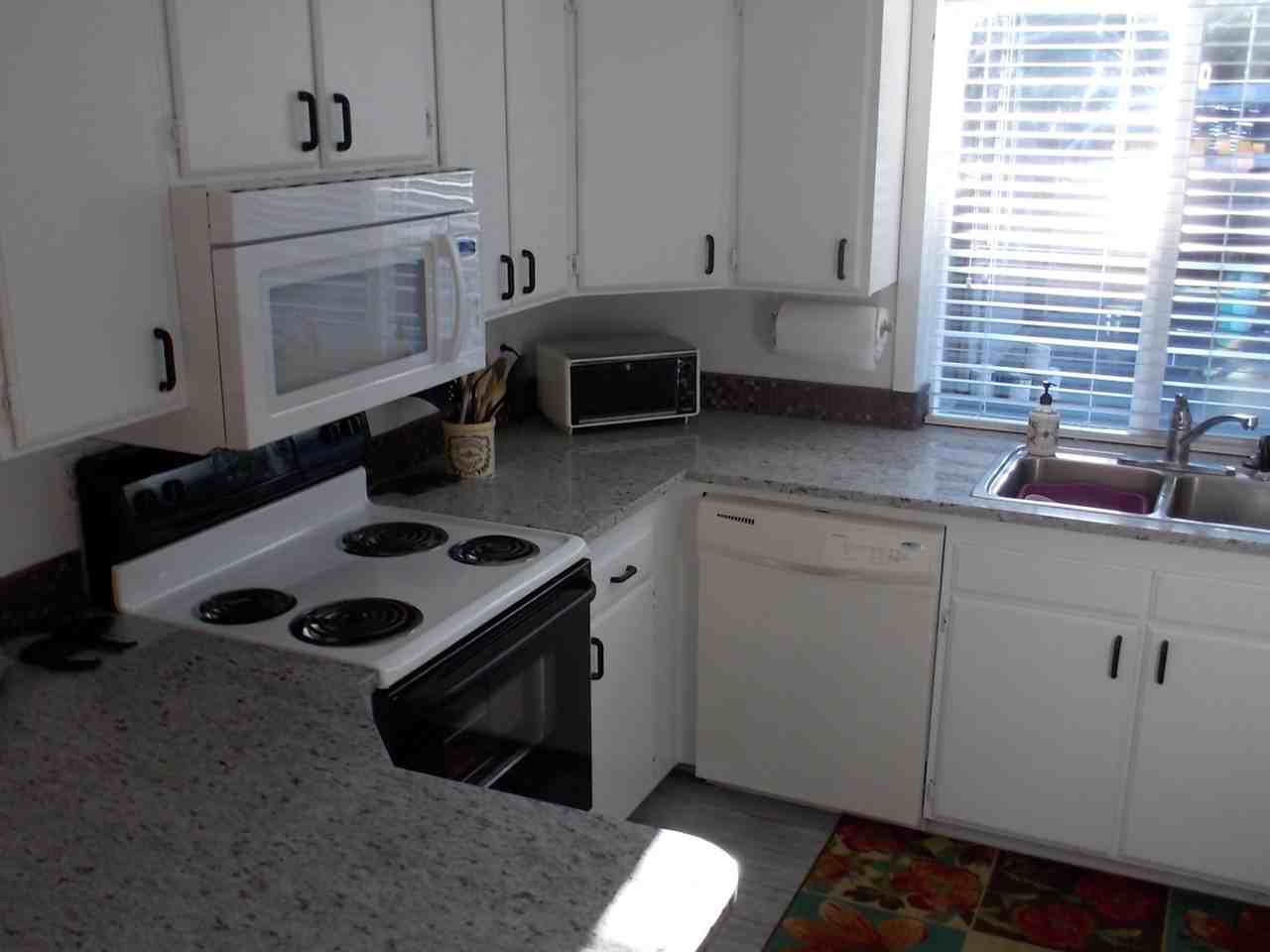 8 Holly Ln - Photo 5 of 13