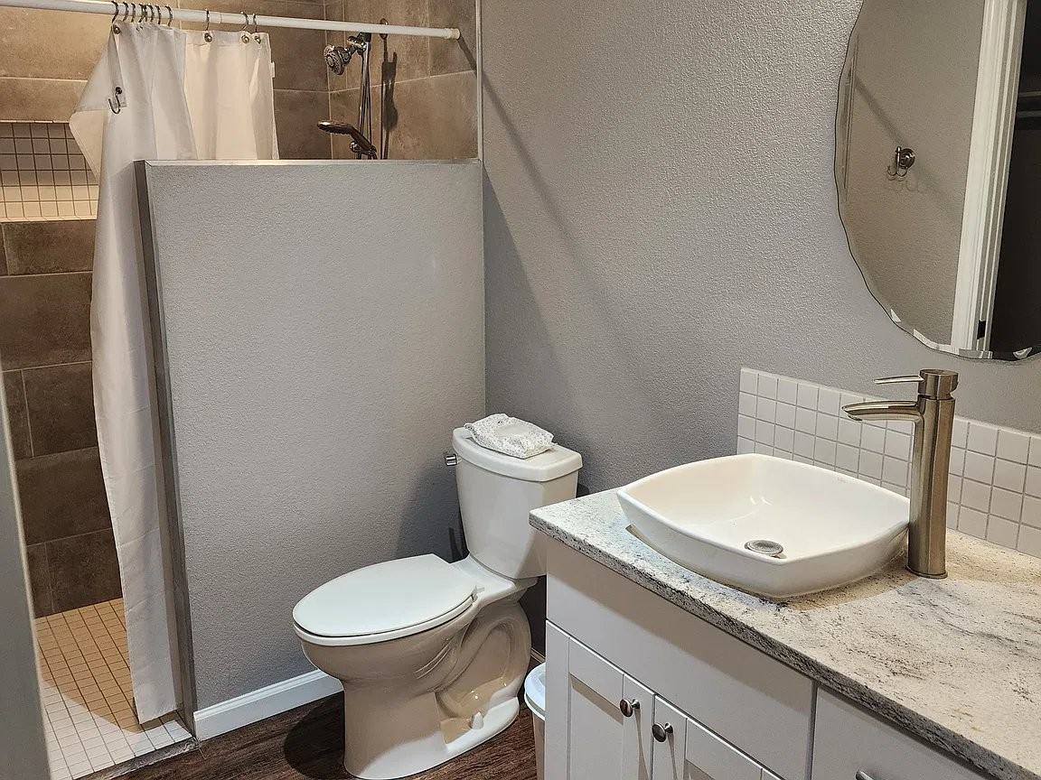 130 Hillgard Dr - Photo 5 of 7