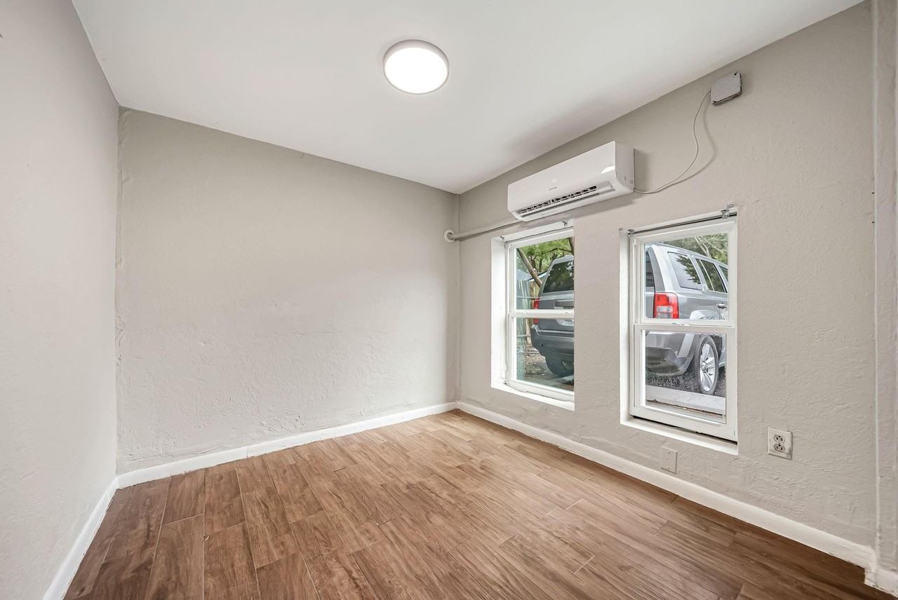 217 Johnson St #1 - Photo 4 of 16