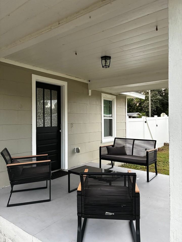 2237 Avenue B Nw #A - Photo 3 of 11