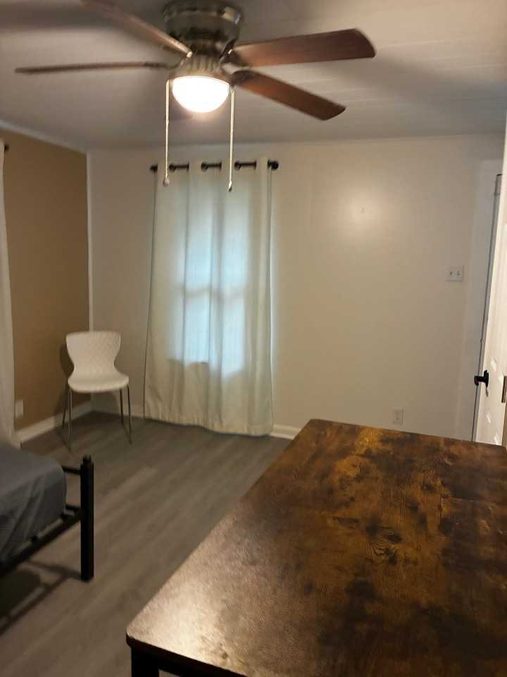 2237 Avenue B Nw #A - Photo 5 of 11