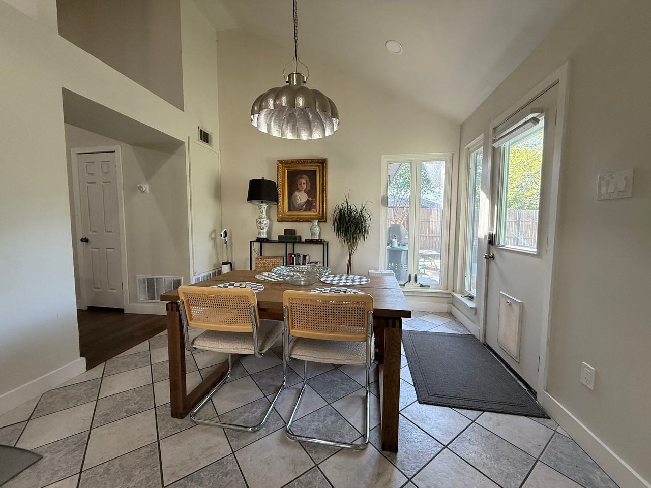 1506 Edelweiss Dr - Photo 5 of 12