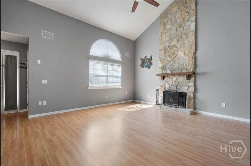 24 Saint Ives Dr - Photo 4 of 20