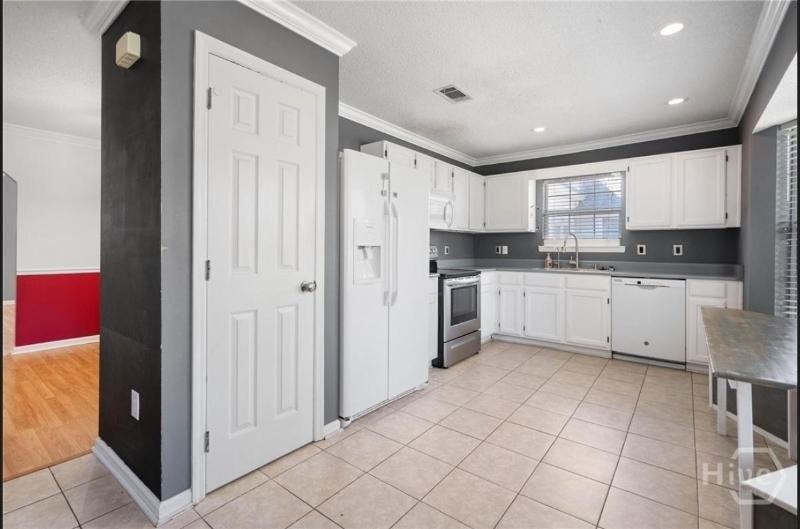 24 Saint Ives Dr - Photo 6 of 20