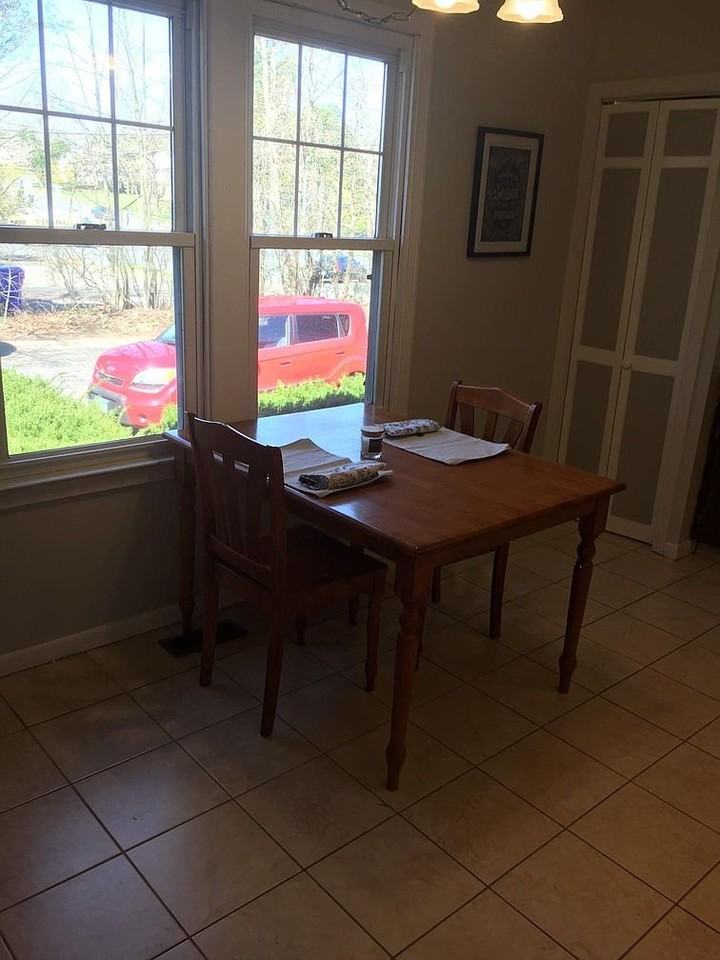 182 Forest St - Photo 4 of 10