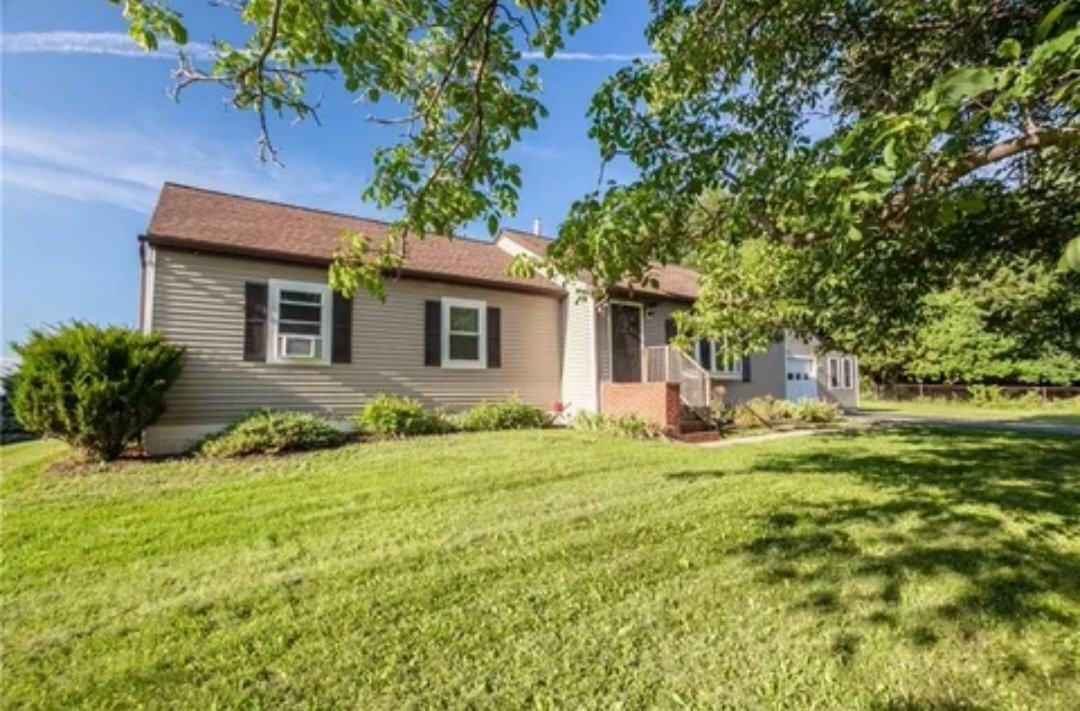 384 Martin Rd - Photo 2 of 15
