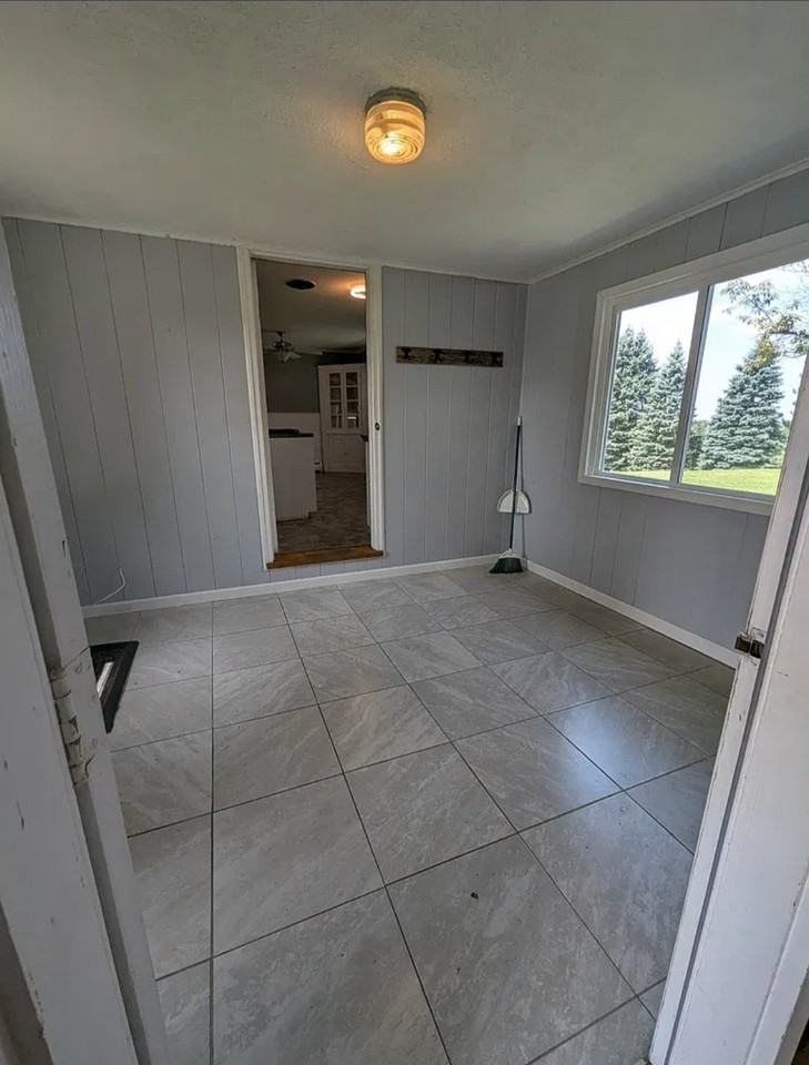 384 Martin Rd - Photo 5 of 15