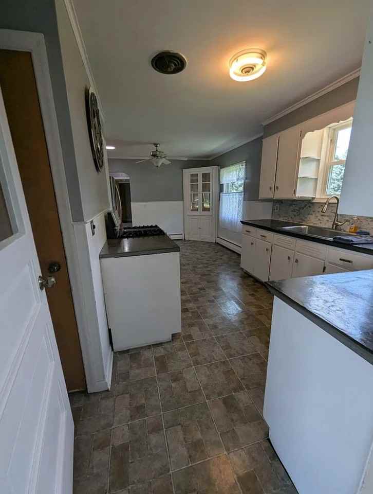 384 Martin Rd - Photo 6 of 15