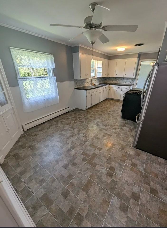 384 Martin Rd - Photo 7 of 15