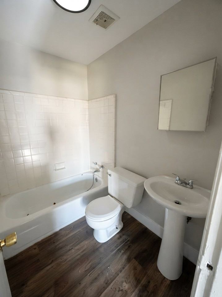 55 Monroe St #15 - Photo 2 of 7