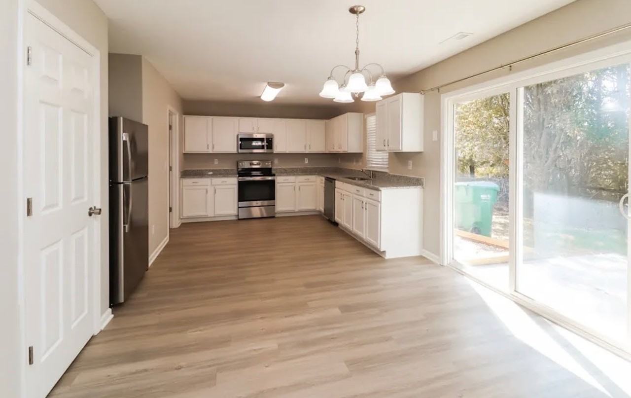 7251 Sandown Ct - Photo 3 of 11