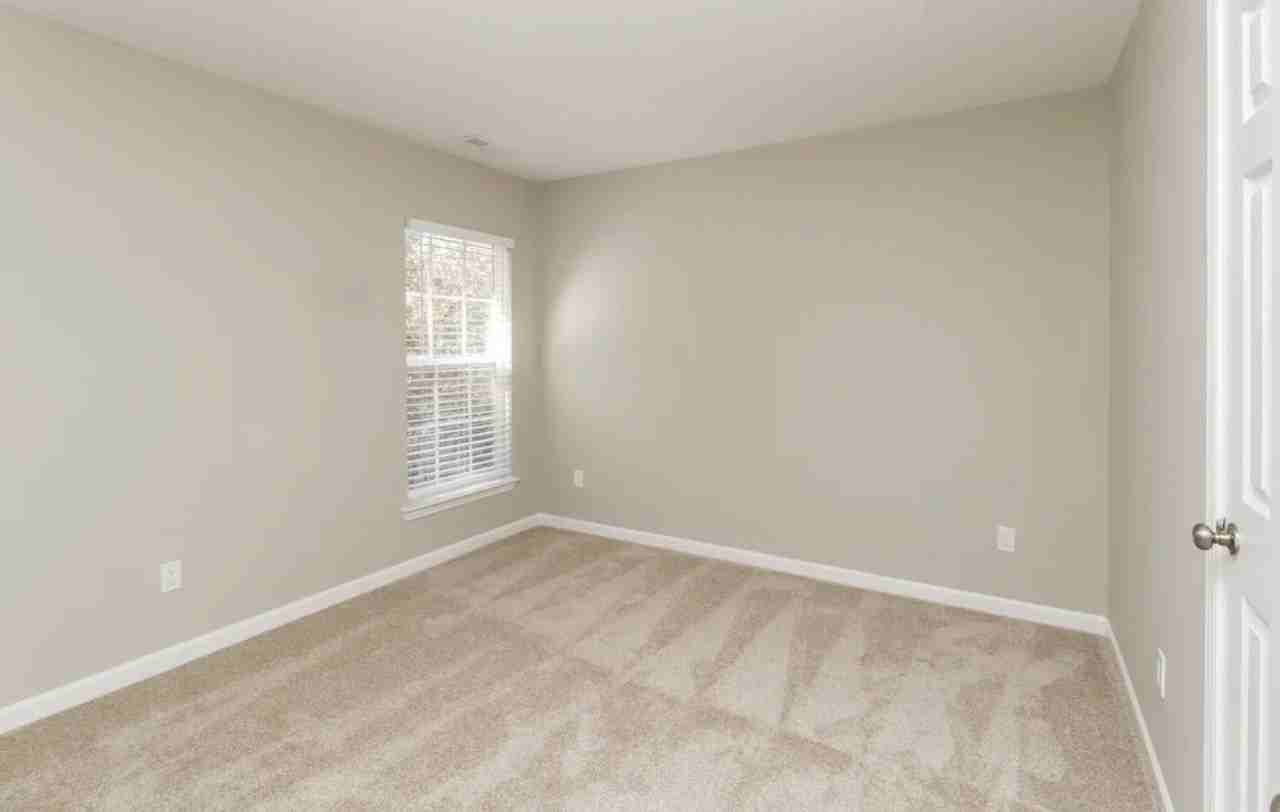 7251 Sandown Ct - Photo 5 of 11