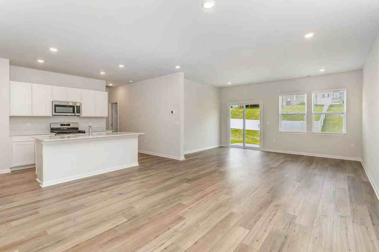 2516 Robert Gwynne Dr - Photo 6 of 17
