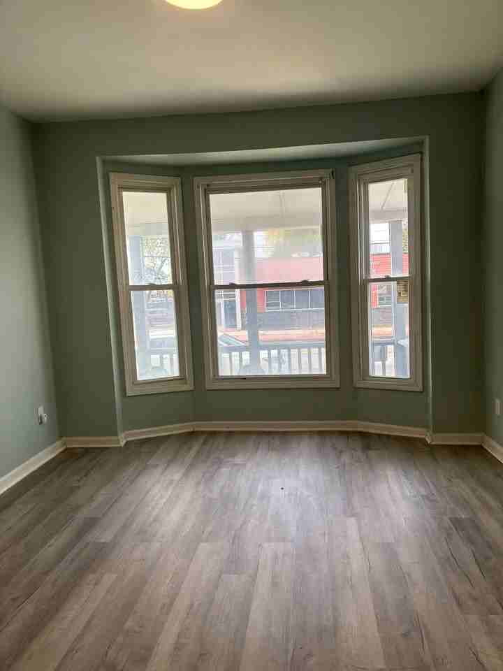 943 State St #1stFL - Photo 4 of 16