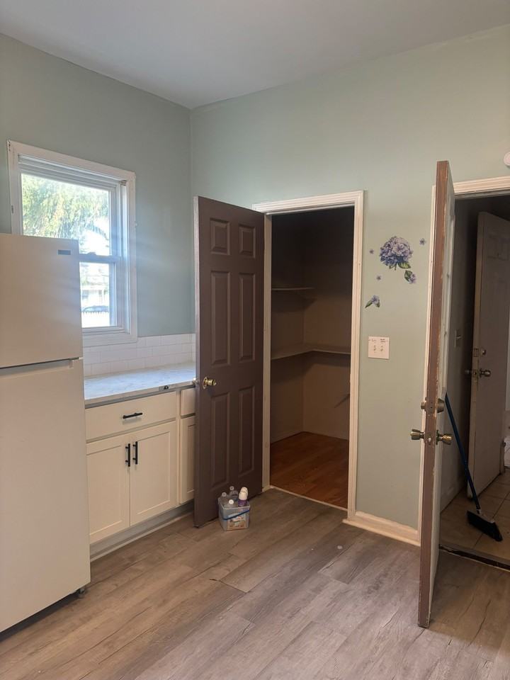 943 State St #1stFL - Photo 5 of 16